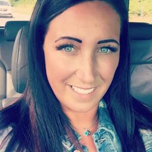 Meet your Posher, Alisha